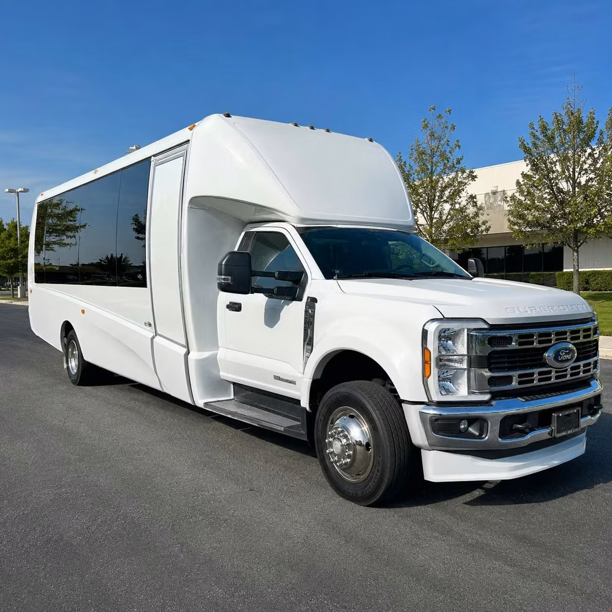 chesapeake 18 passenger minibus rental