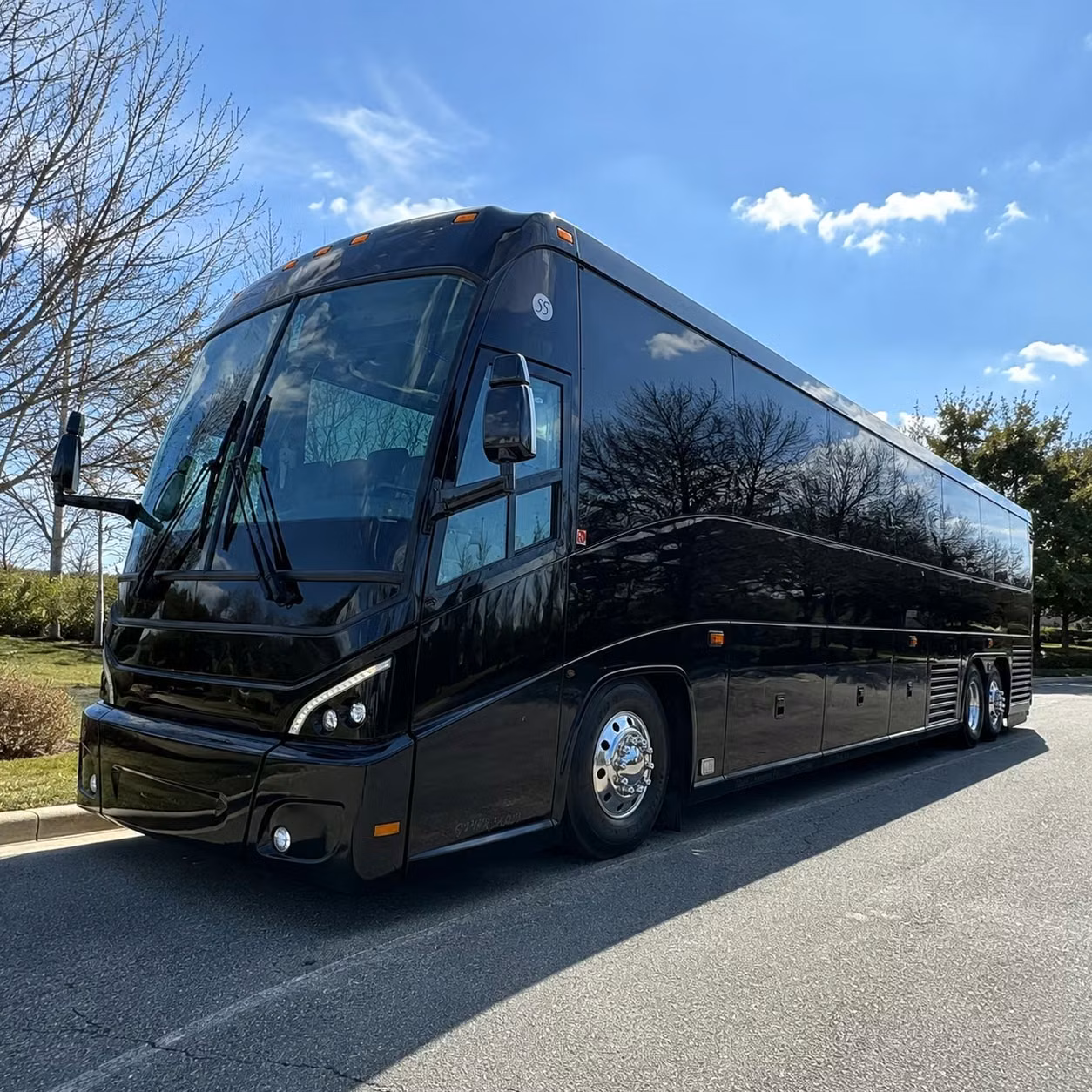 reliable charter bus shuttles for naval station norfolk personnel stationed in chesapeake